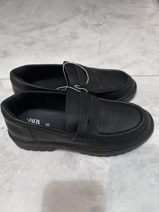 Продам новые лоферы Zara
