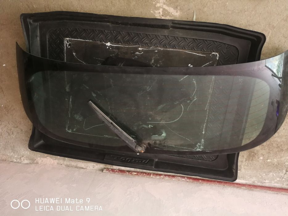 Продавам части за Citroen C4-2011 г: