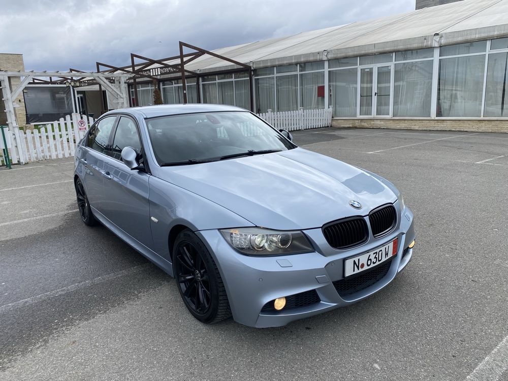 BMW E90 M-Paket 320d 177cp Navi cutie automata Bi-xenon Led