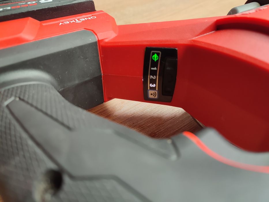 Milwaukee ferestrău sabie pe acumulator