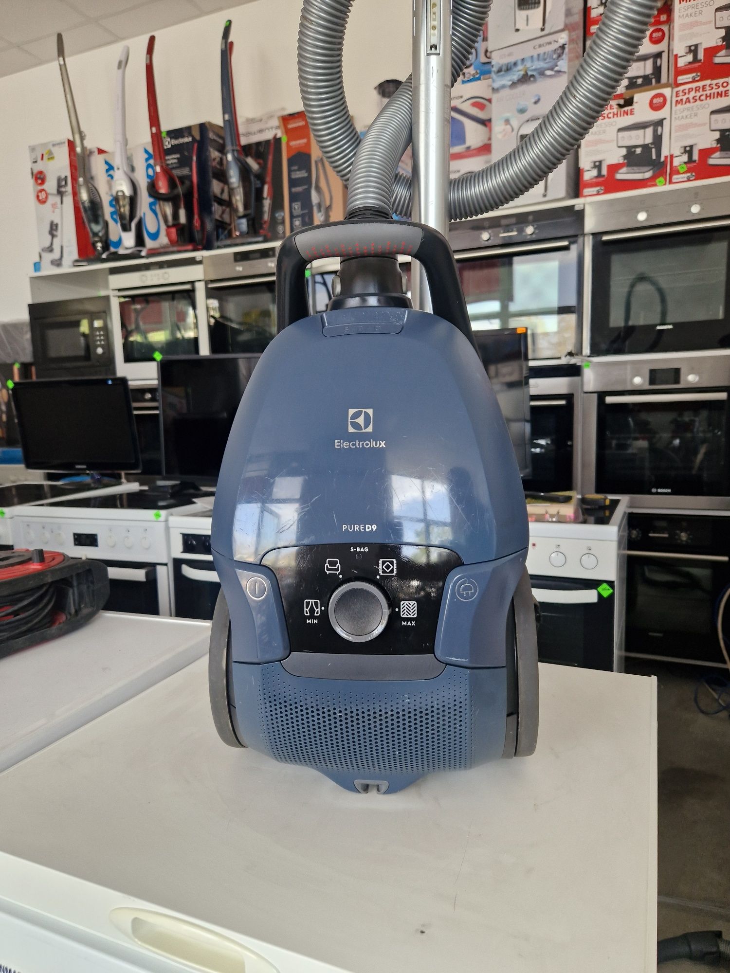 Прахосмукачка Electrolux PURE D9