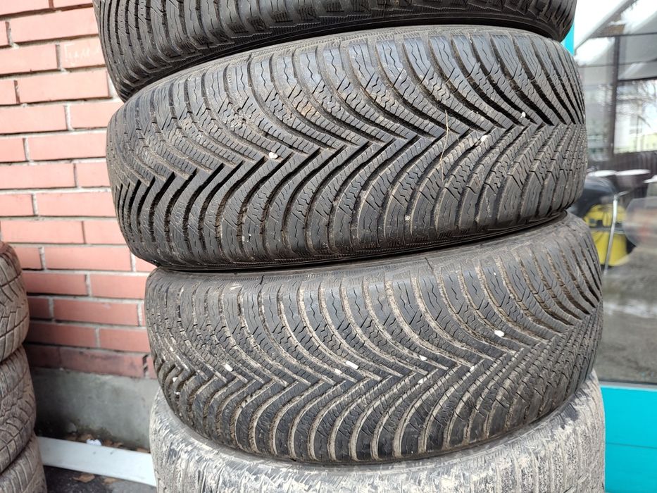 Продавам 4 зимни гуми 205/60/16 Michelin