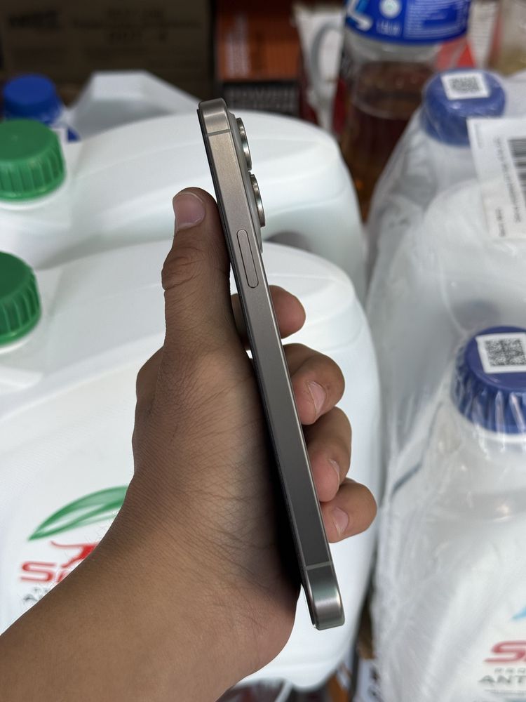 Iphone 15 pro max 256 titan 87%