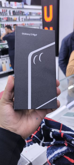 samsung Z flip 8 12/512 Blue Shadow