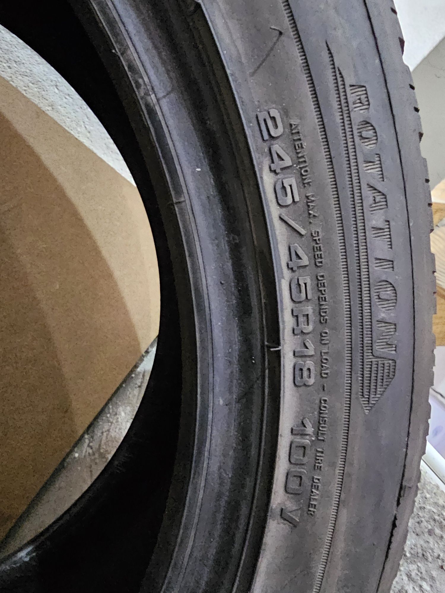 Зимна гума 245/45R18 1 бр. Dunlop