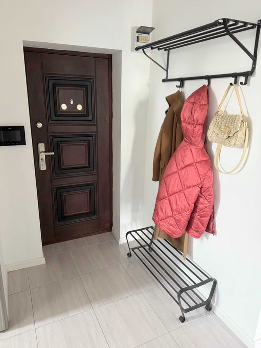 Brazda lui Novac, bloc nou, 2 camere decomandate, loc parcare, mobilat