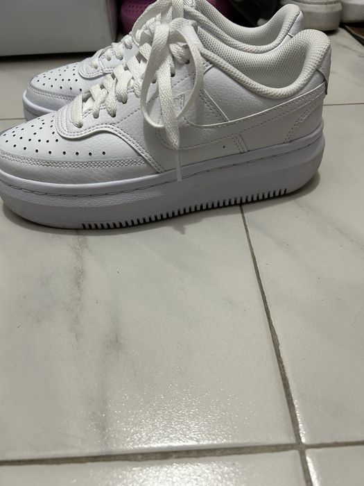 Маратонки кожени Nike