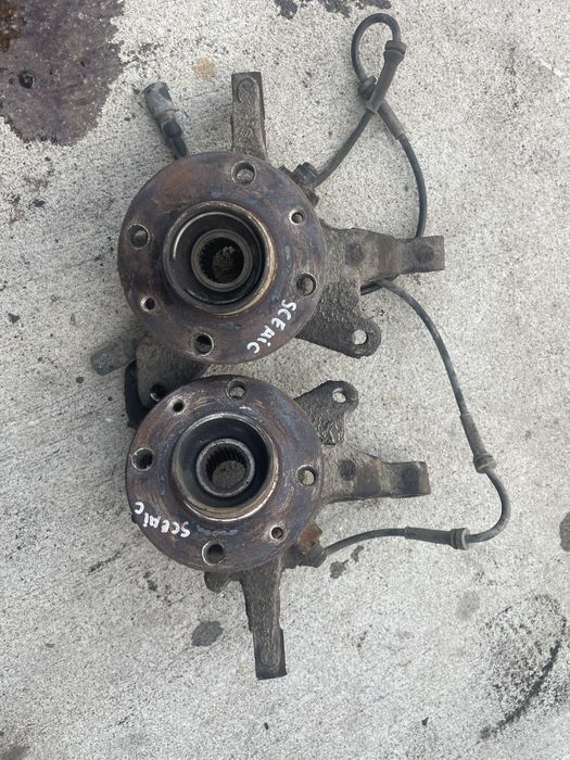 Fuzeta stanga / dreapta fata Renault Scenic 1 / rulment / butuc