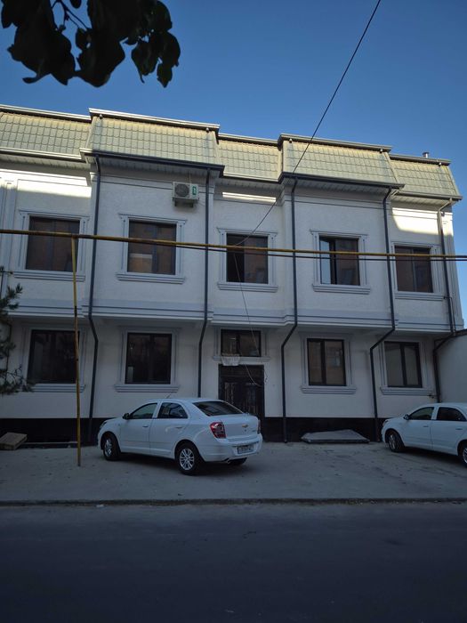 Дуплекс дом сотилади мансардаси билан.