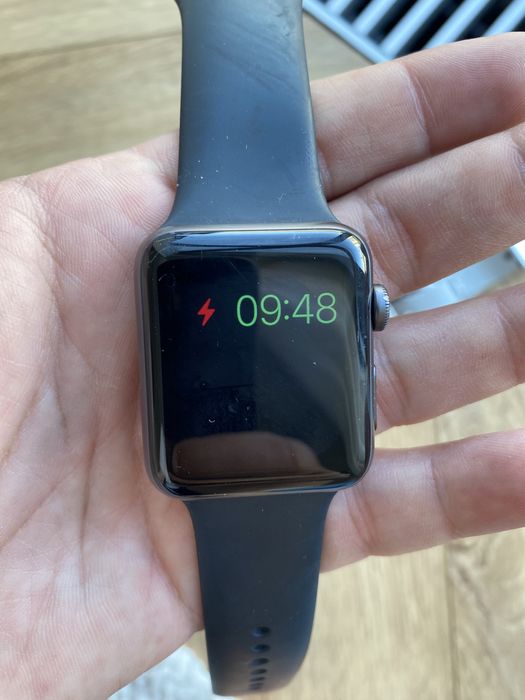 Продам электронные часы Apple watch 3
