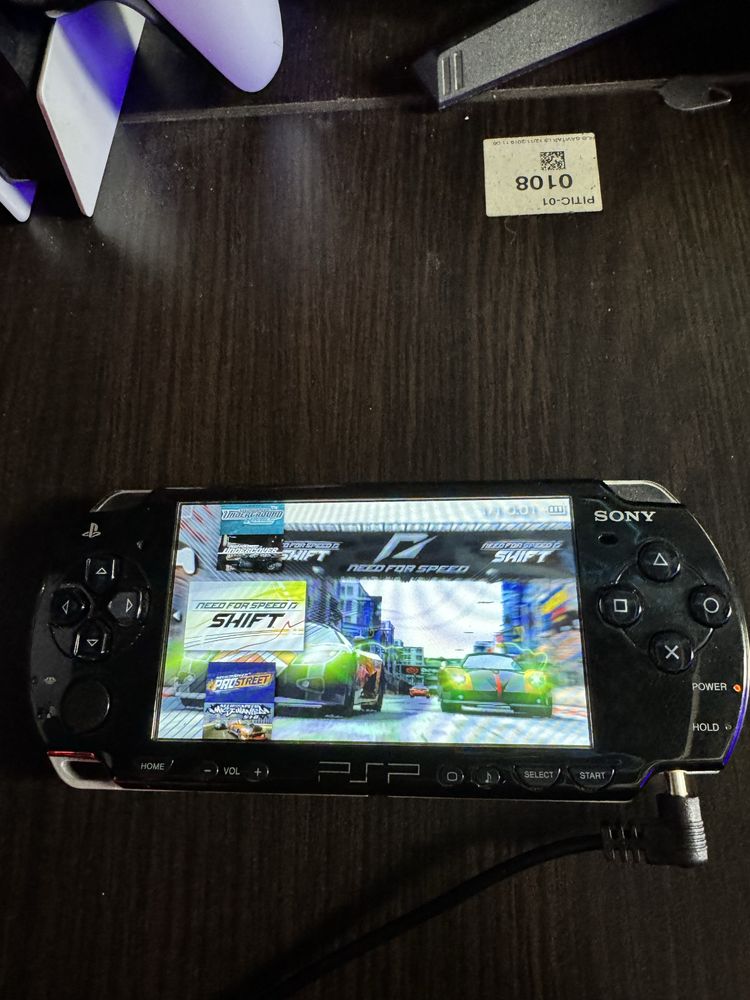 Psp 3004 modat cu peste 50 de jocuri + adaptor HDMI