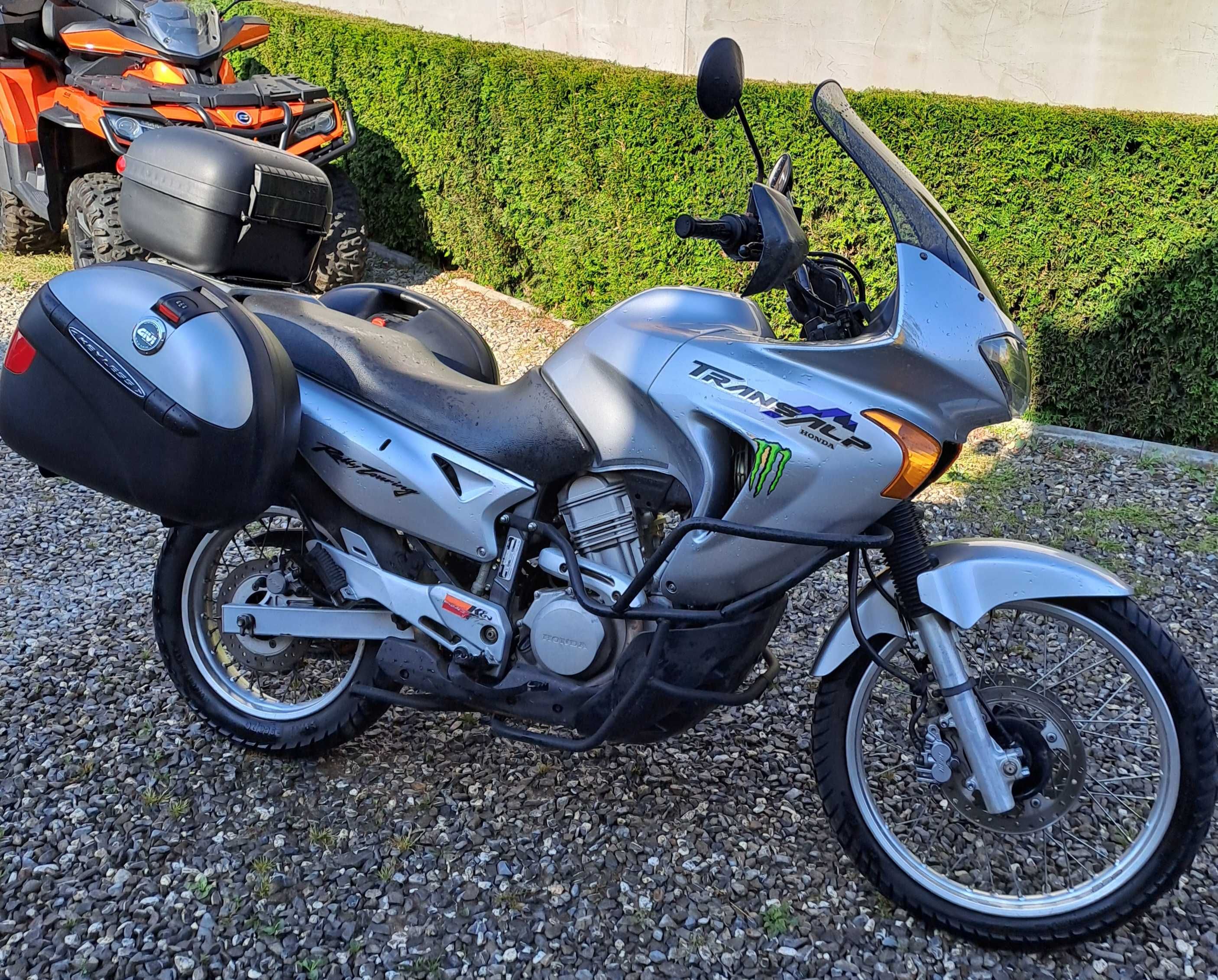 Honda Transalp XL650V