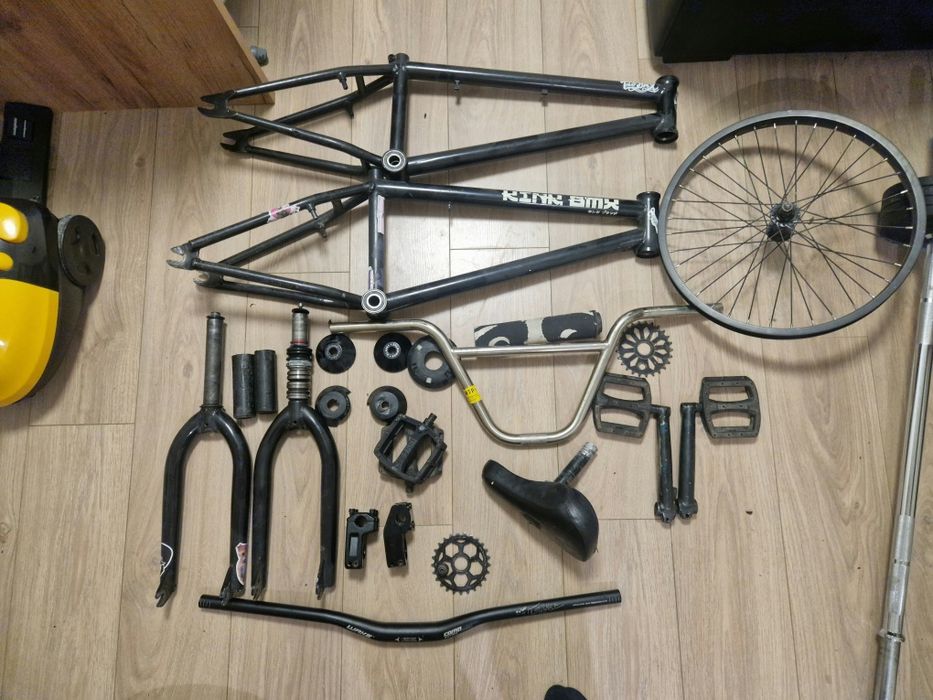 продавам части за BMX в добро състояние
рама tota