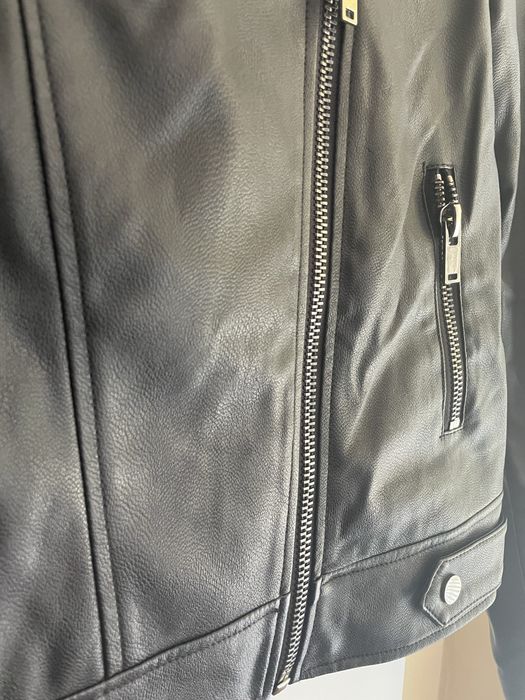 Байкър черно яке Betty Barclay