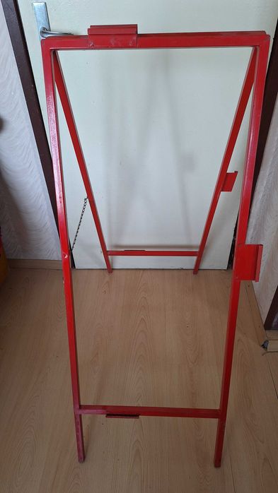 Рекламна стойка за табела