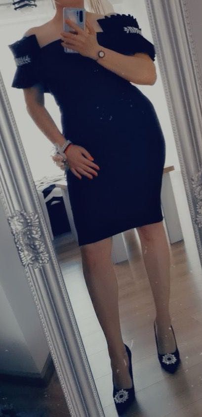 Rochie neagra medie