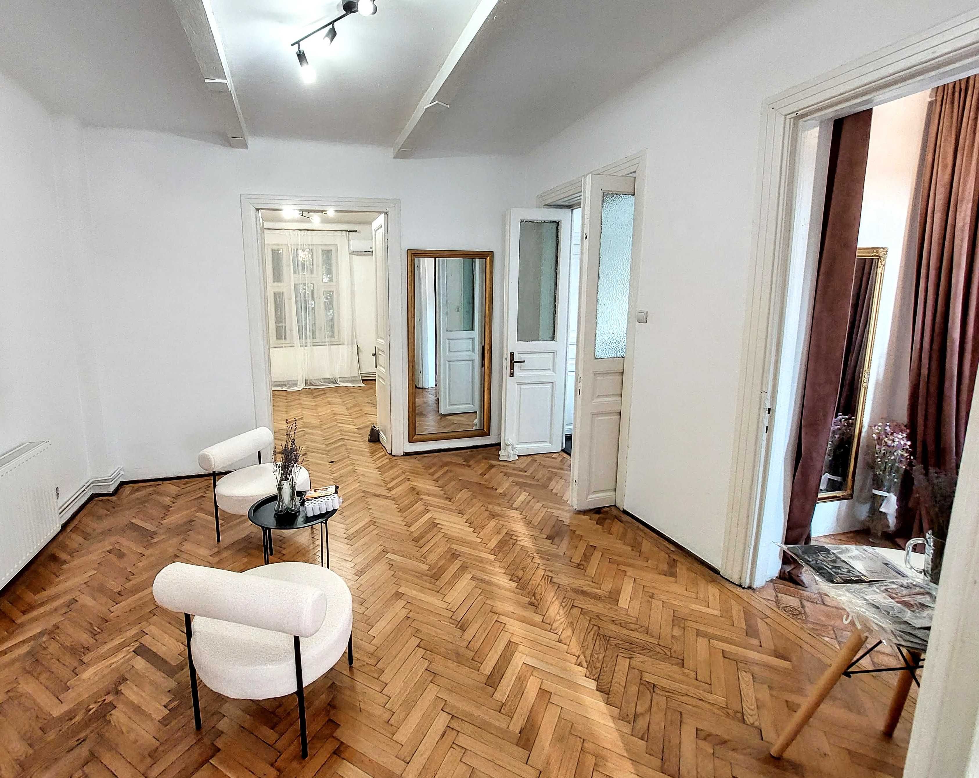 Ap in vila pretabil cabinet/birou/firma Cantemir-Budapesta, Proprietar