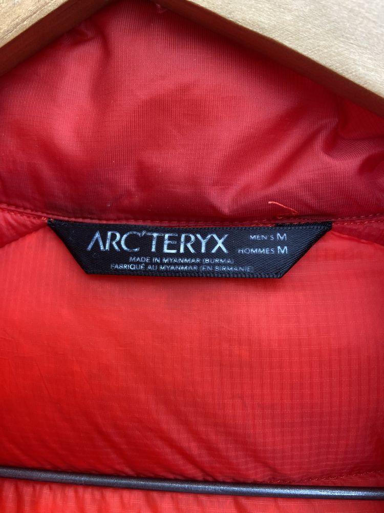 Geaca de puf arc’teryx