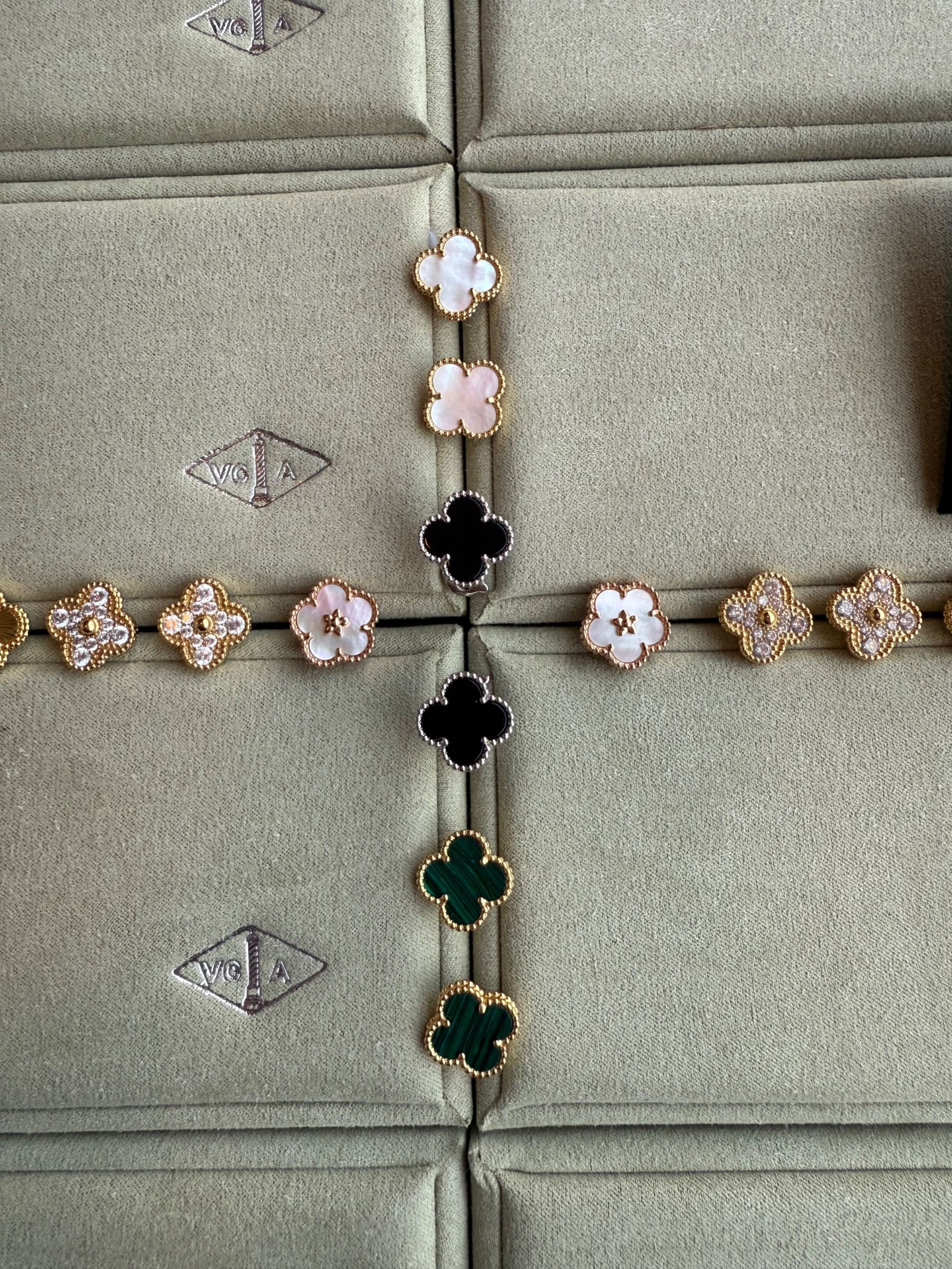 Обеци Van Cleef и Tiffany&Co