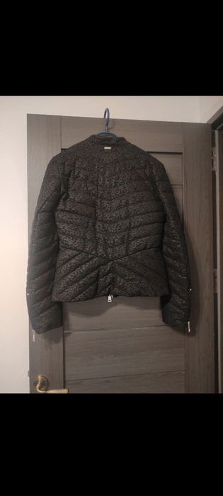 Geaca guess stare foarte buna