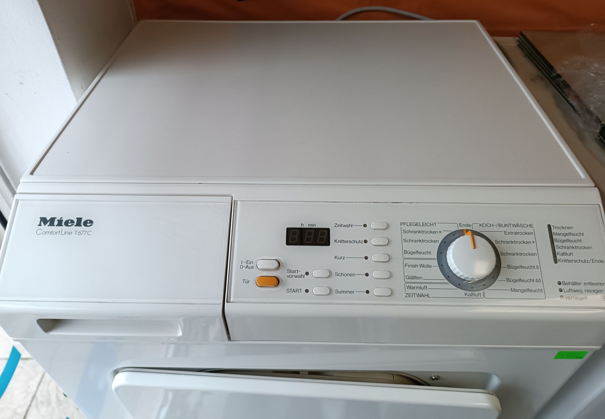 Сушилна машина Miele T 677 C