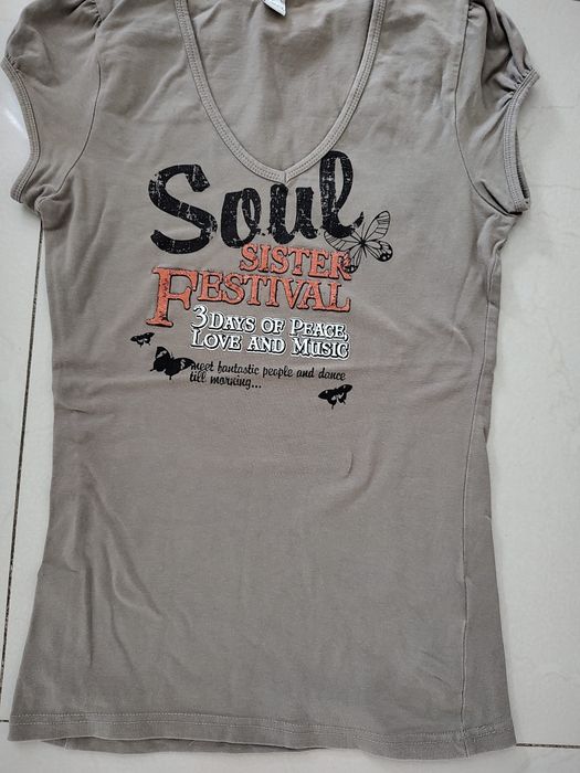 Tricouri de dama noi