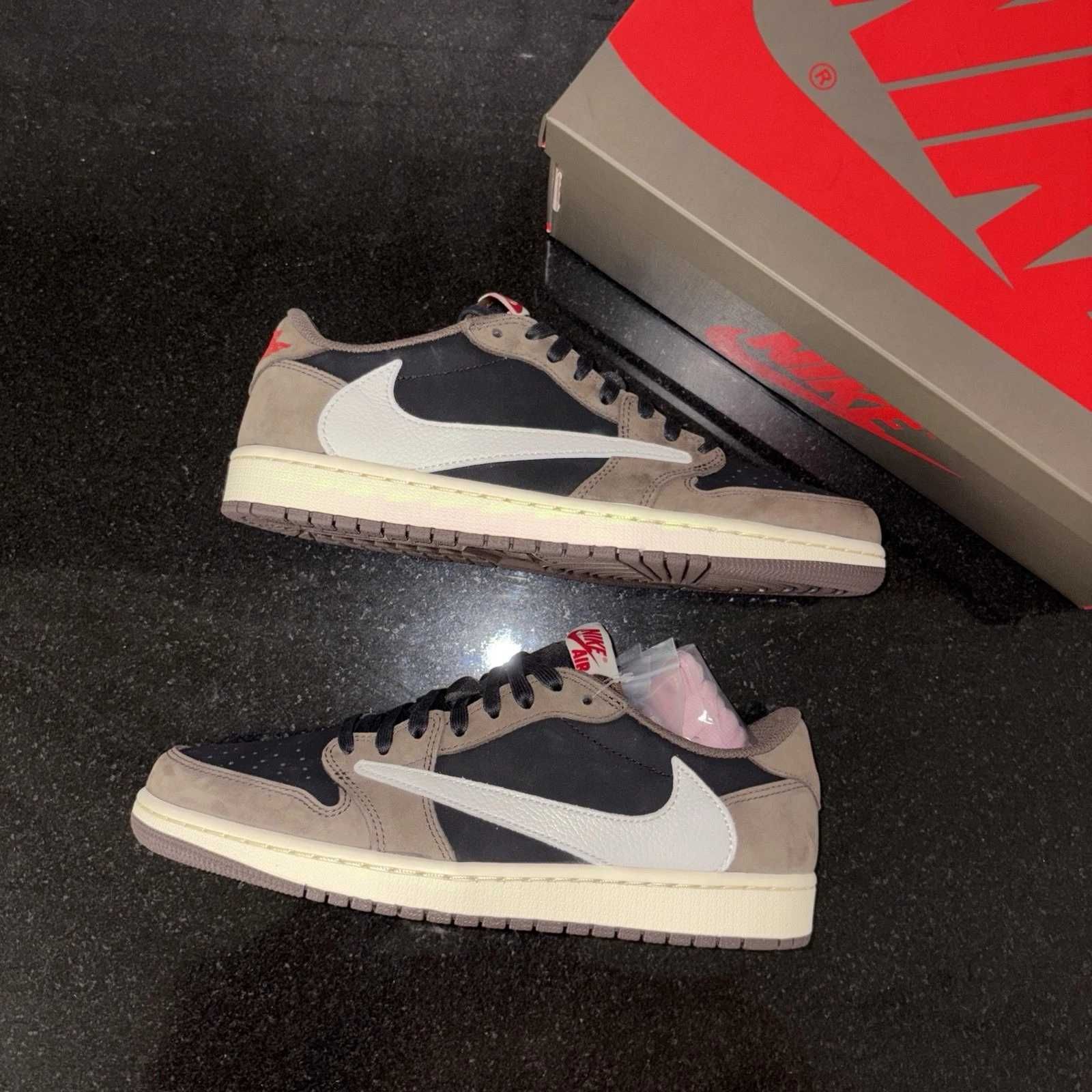 Adidasi Nike Air Jordan 1 Travis Scott Mocha Brown Low