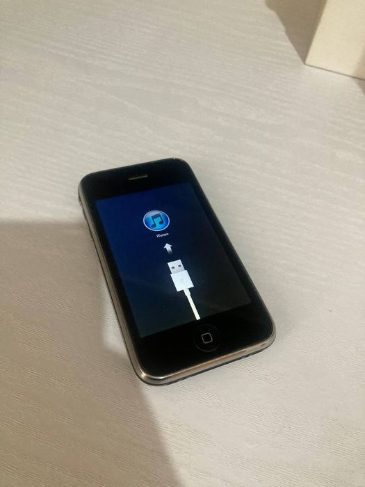 iPhone 3G в хорошем состоянии