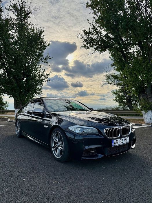 BMW M5 M550D Xdrive stare perfecta 5 butoane 381CP