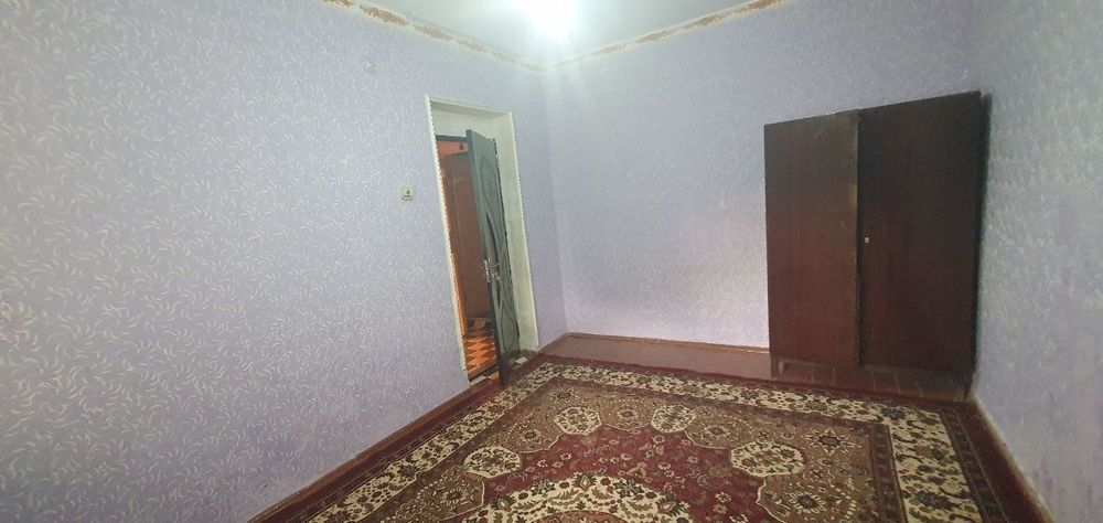 Kvartira sotiladi tez va arzon narxda.