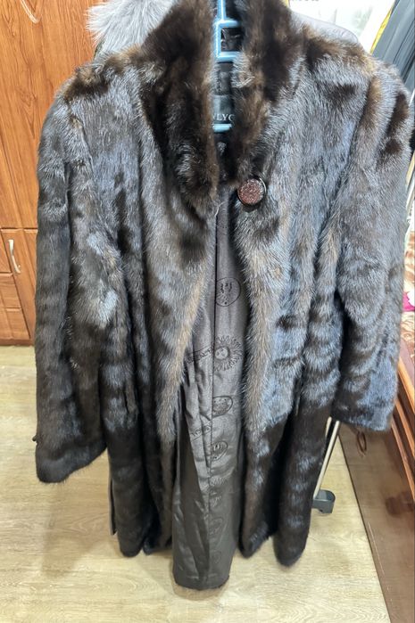 Продается женская норковая шуба рр 50