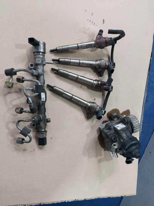 Injector/Kit injecție 2.0 tdi CRLB vw skoda seat audi