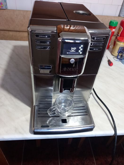 Vand espressor, aparat de cafea Saeco Incanto