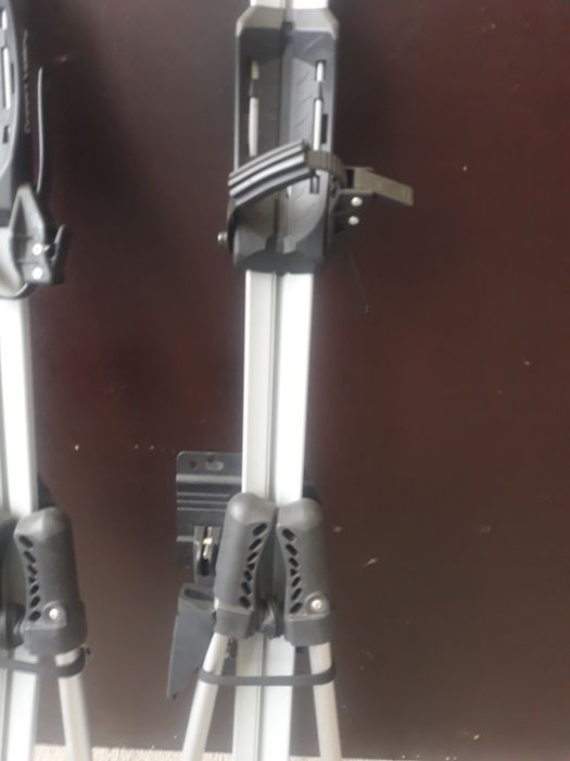 Suporti pzr transportul bicicletelor pe autoturism .