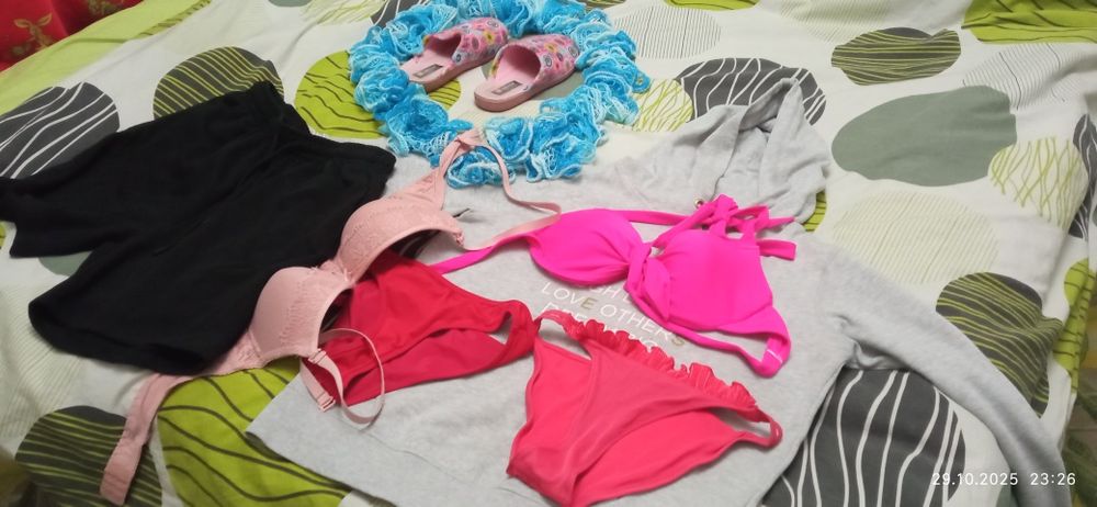 Дамски дрехи! Подарявам!