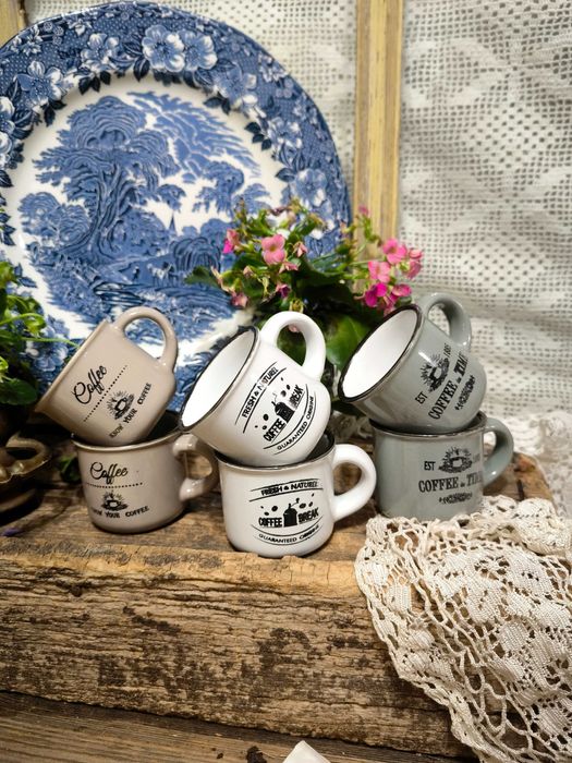 Чаши за кафе с надписи