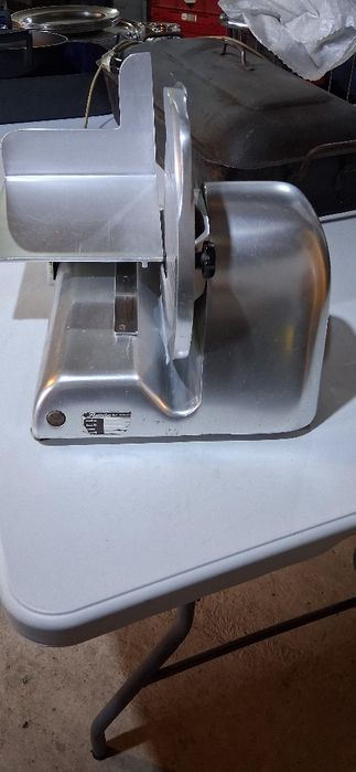 Feliator     de     carne