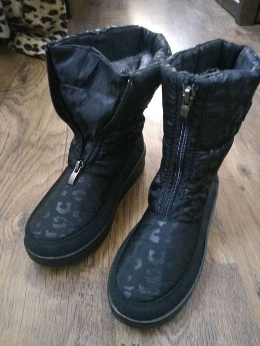 Страхотни дамски апрески с  цъп отпред 38 и 39