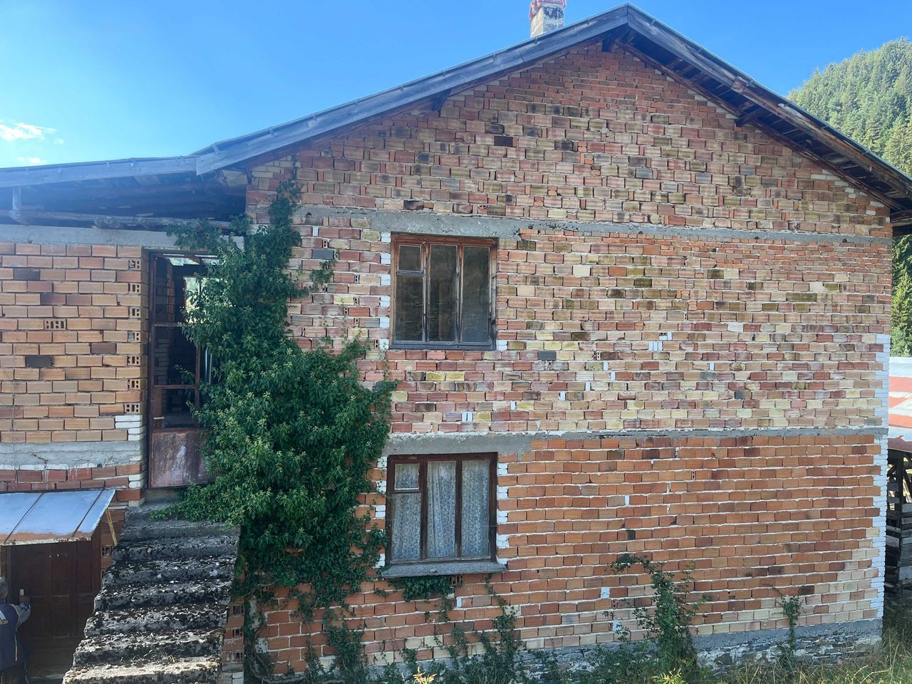 Продава се Къща в с. Забърдо, Област Смолян - 279 кв.м за 132 €/кв.м - Снимка #11