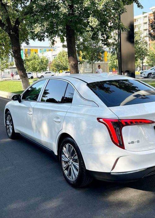 Hongqi  E-QM5 500 KM