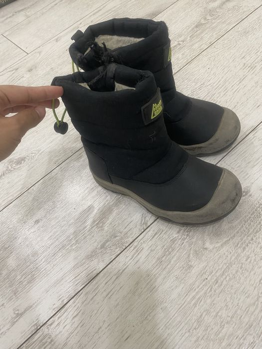 Продам зимние ботинки на мальчика