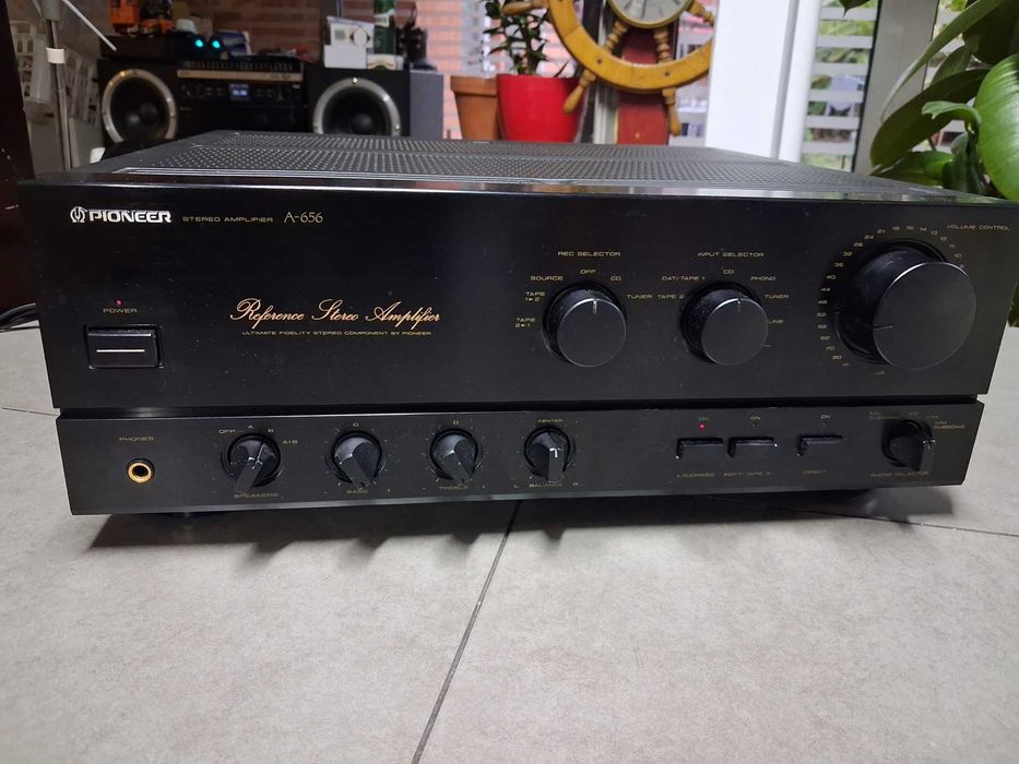 Pioneer A 656 stereo amplifier