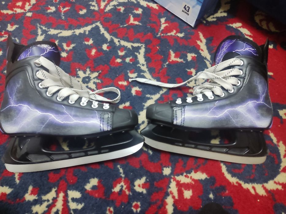 Продам коньки идеально состояние