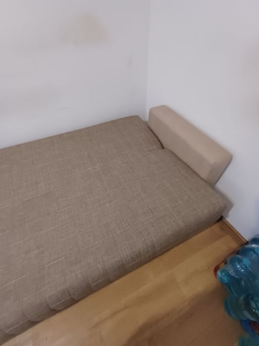 Vând canapea extensibilă
