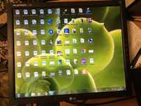Рабочий 17 дюймовый LCD монитор LG без ножек.  Желательно звонить