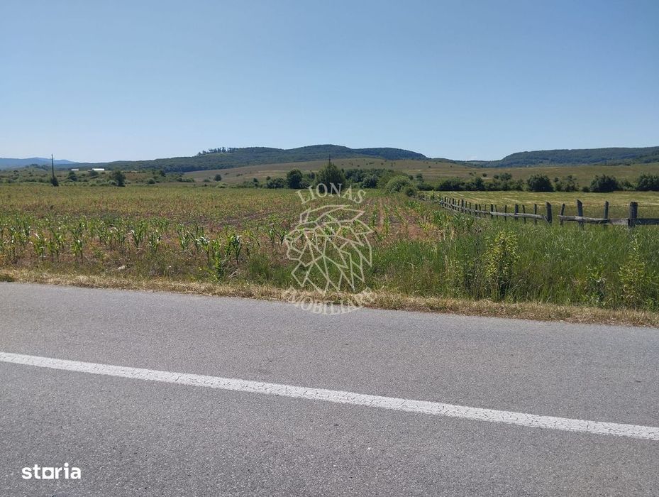 Teren 1200 mp cu utilitati-panoramic-Livezile