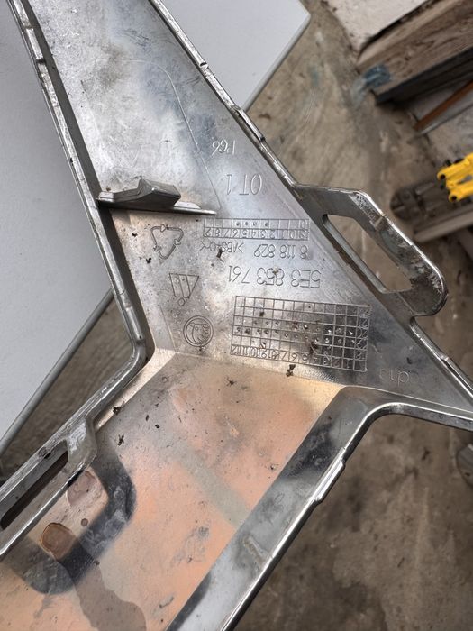 Grila crom Octavia 4 5e3853761