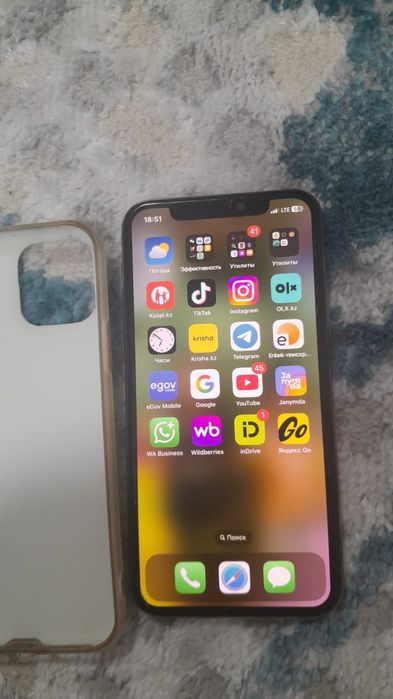 Продам Айфон 11 про