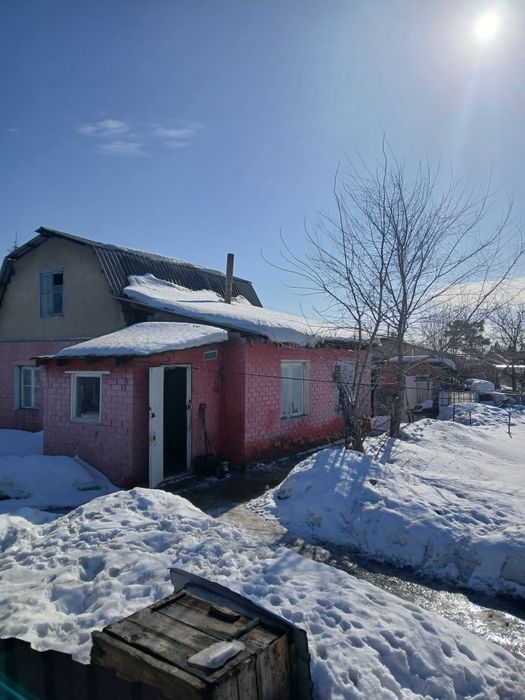 Продам дам на дачном участке