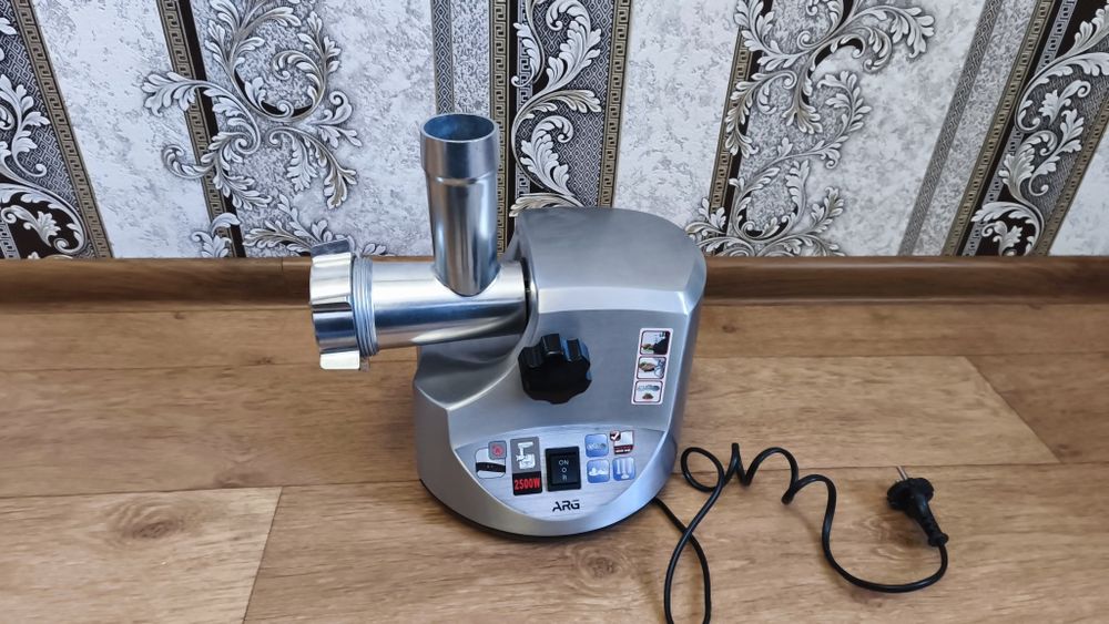 Мясорубка в отличном  состоянии